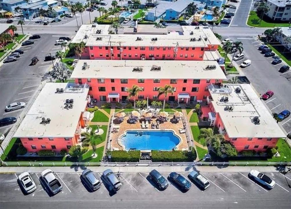 For Sale: $355,000 (1 beds, 1 baths, 420 Square Feet)