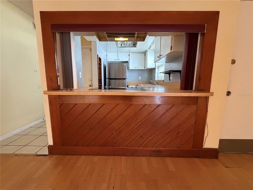 На продажу: $99,900 (2 спален, 2 ванн, 1003 Квадратных фут)
