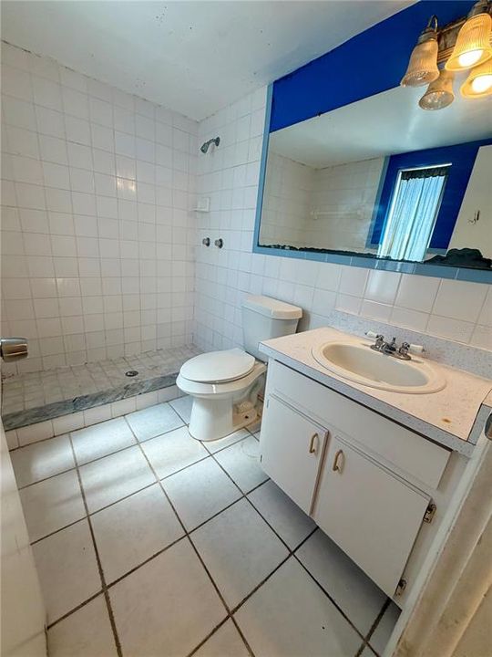 На продажу: $99,900 (2 спален, 2 ванн, 1003 Квадратных фут)