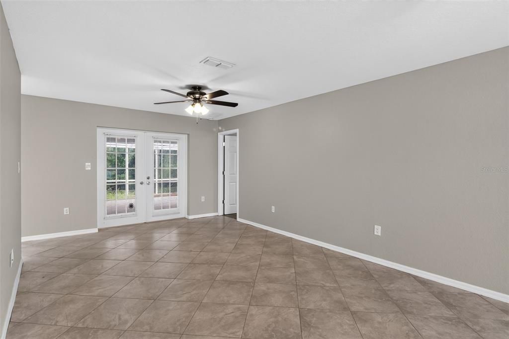 For Sale: $350,000 (3 beds, 2 baths, 1701 Square Feet)