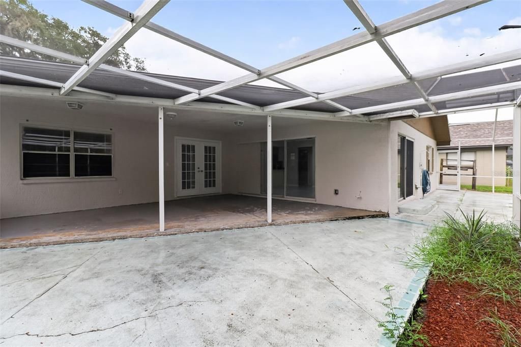 For Sale: $350,000 (3 beds, 2 baths, 1701 Square Feet)