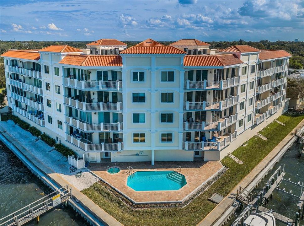 На продажу: $700,000 (2 спален, 2 ванн, 2330 Квадратных фут)