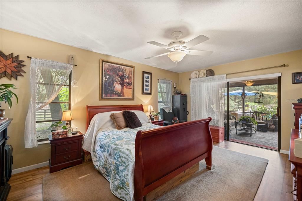 For Sale: $600,000 (3 beds, 2 baths, 2140 Square Feet)