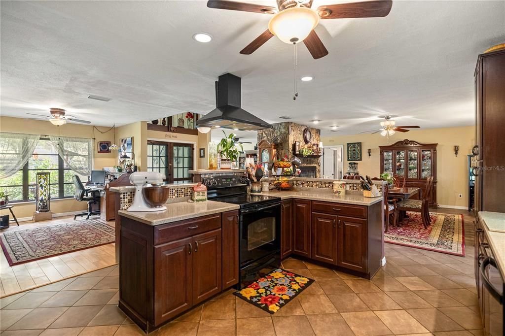 For Sale: $600,000 (3 beds, 2 baths, 2140 Square Feet)