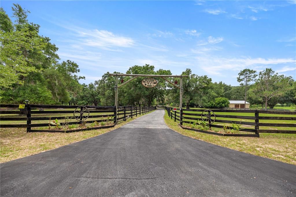 For Sale: $600,000 (3 beds, 2 baths, 2140 Square Feet)