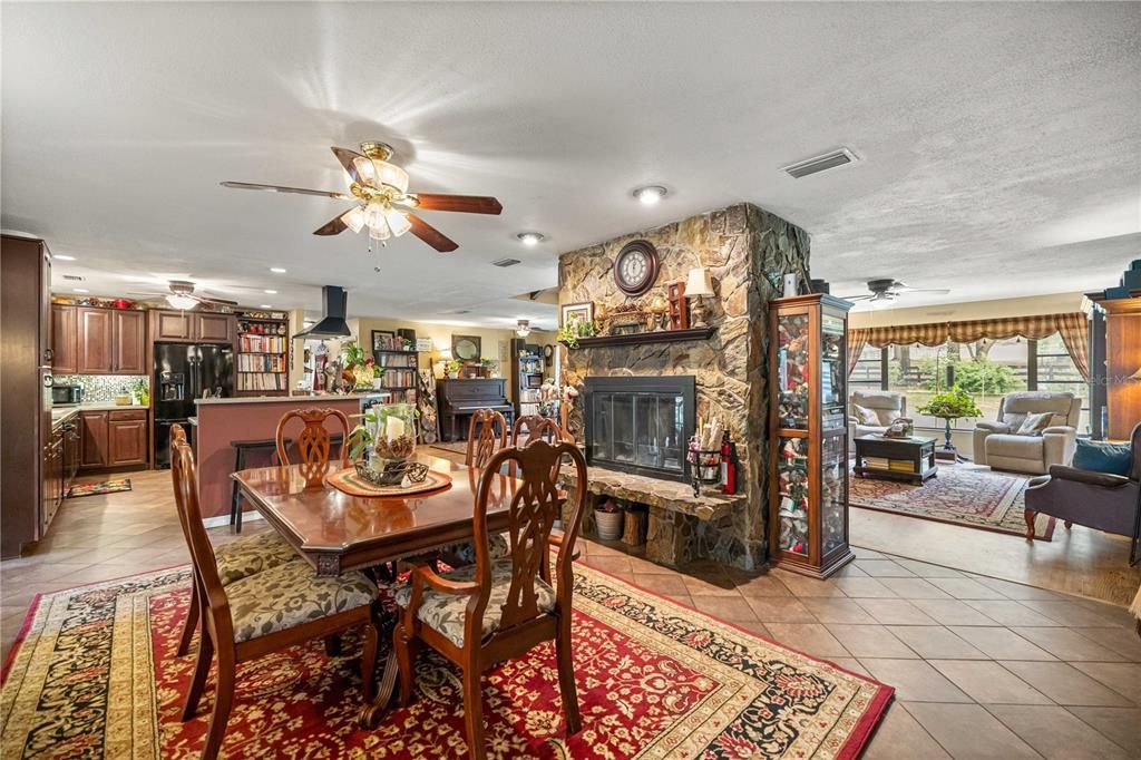 For Sale: $600,000 (3 beds, 2 baths, 2140 Square Feet)