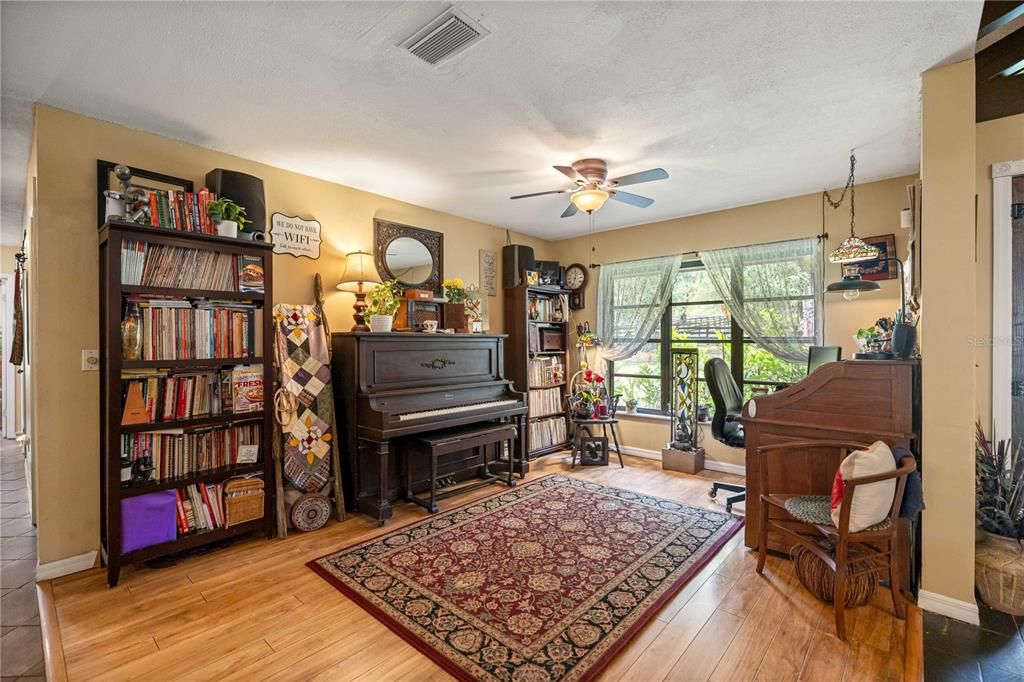 For Sale: $600,000 (3 beds, 2 baths, 2140 Square Feet)