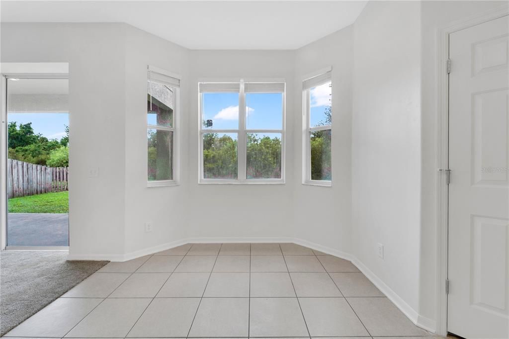 На продажу: $389,900 (3 спален, 2 ванн, 2692 Квадратных фут)