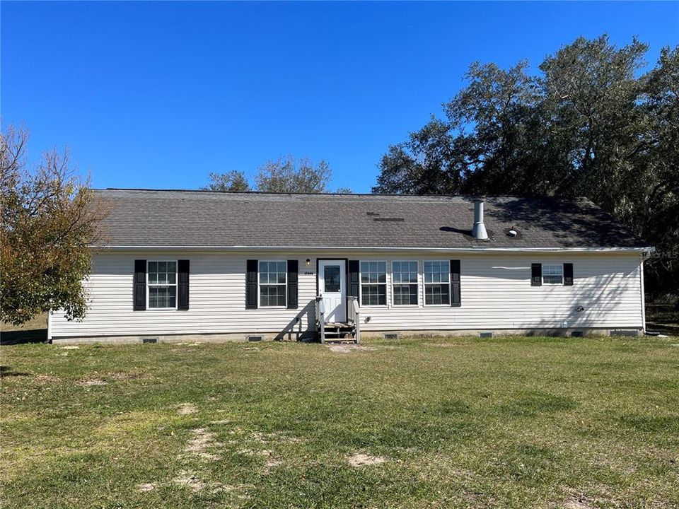 For Rent: $1,999 (3 beds, 3 baths, 1664 Square Feet)