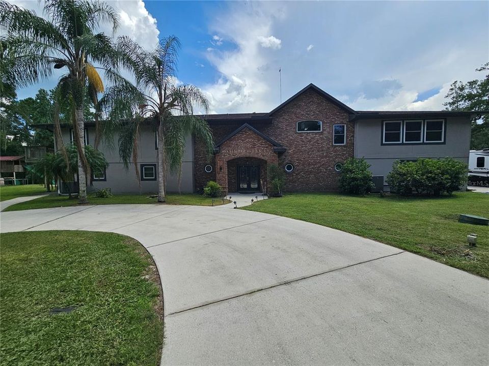 En Venta: $1,900,000 (5 camas, 5 baños, 5400 Pies cuadrados)