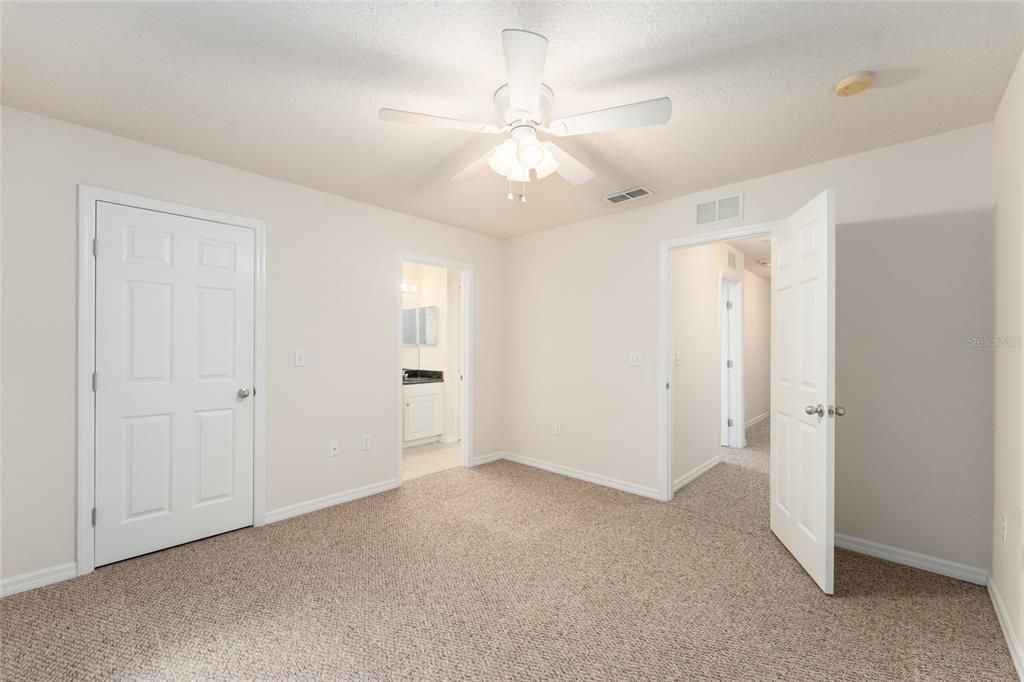 For Sale: $249,900 (3 beds, 2 baths, 1428 Square Feet)