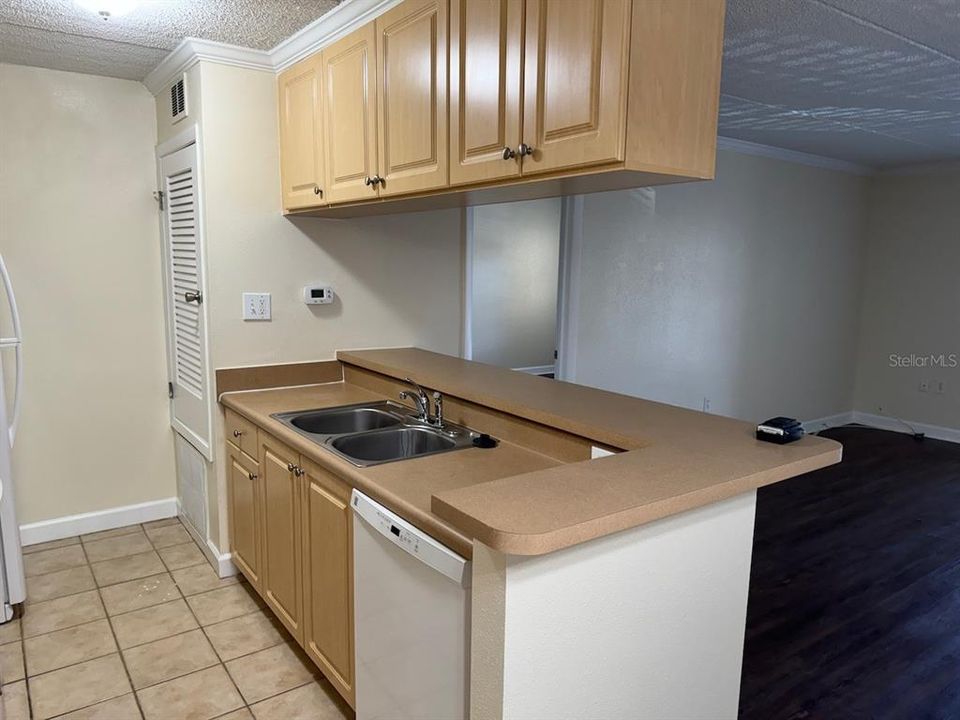 В аренду: $1,400 (1 спален, 1 ванн, 776 Квадратных фут)