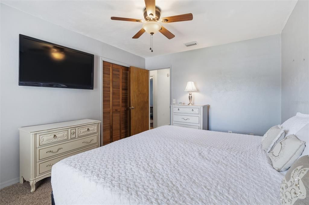 Activo con contrato: $360,000 (4 camas, 2 baños, 1805 Pies cuadrados)
