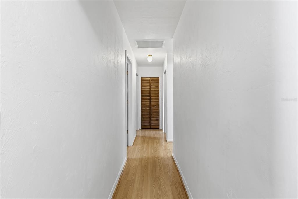 Activo con contrato: $360,000 (4 camas, 2 baños, 1805 Pies cuadrados)