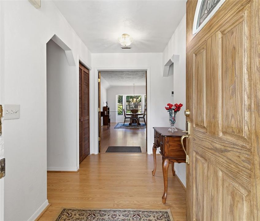 Activo con contrato: $360,000 (4 camas, 2 baños, 1805 Pies cuadrados)