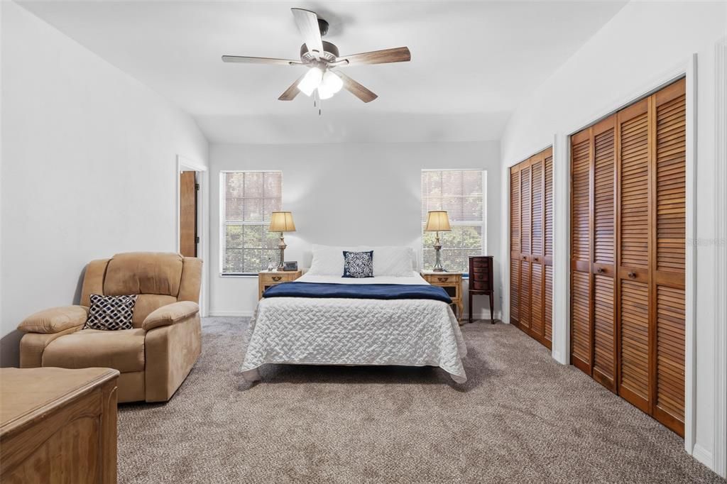 Activo con contrato: $360,000 (4 camas, 2 baños, 1805 Pies cuadrados)