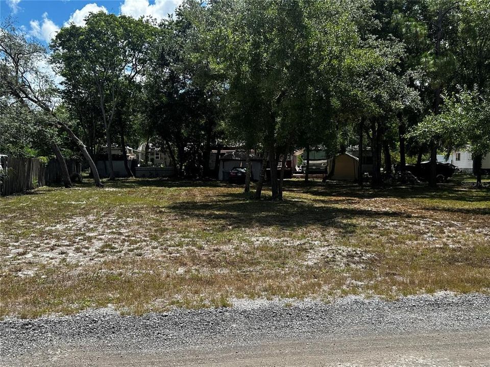 На продажу: $20,000 (0.18 acres)