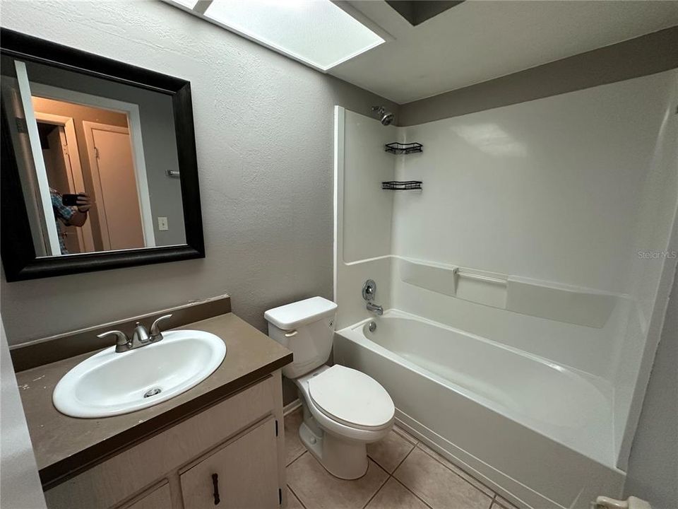 For Rent: $1,295 (2 beds, 1 baths, 800 Square Feet)