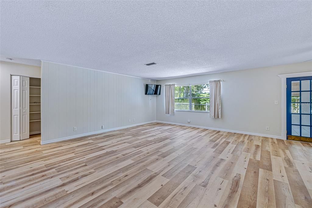 На продажу: $339,900 (3 спален, 2 ванн, 1815 Квадратных фут)
