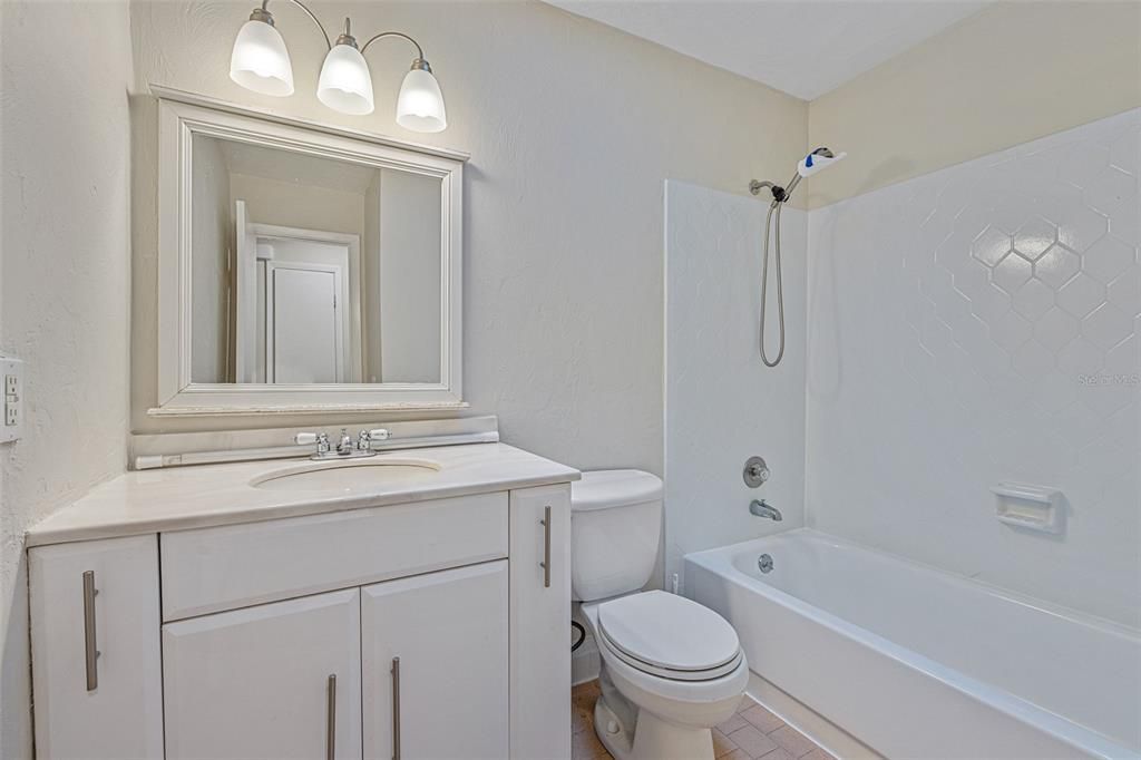 На продажу: $339,900 (3 спален, 2 ванн, 1815 Квадратных фут)