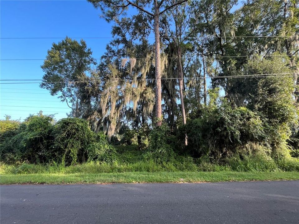 En Venta: $36,899 (0.37 acres)