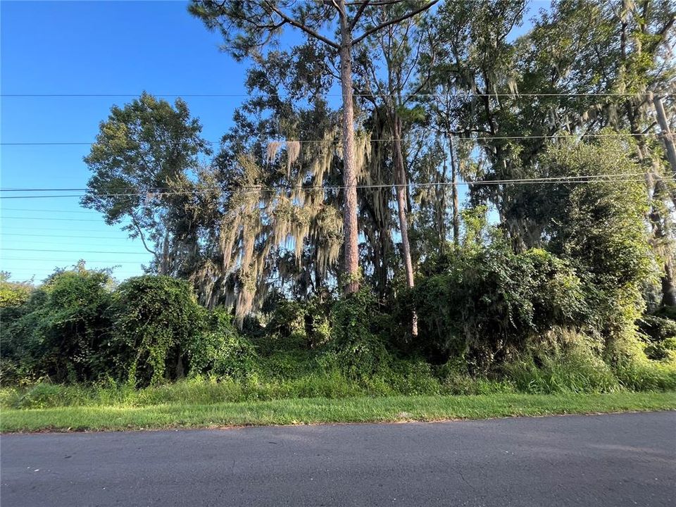 En Venta: $36,899 (0.37 acres)