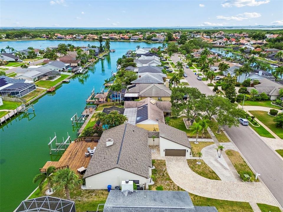 На продажу: $799,900 (3 спален, 2 ванн, 2033 Квадратных фут)