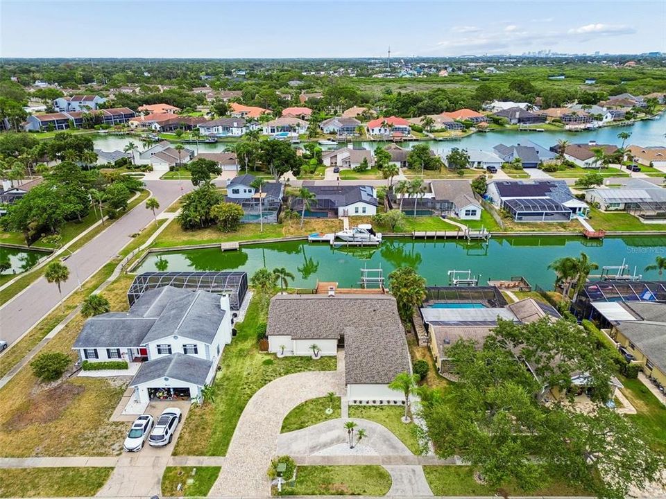На продажу: $799,900 (3 спален, 2 ванн, 2033 Квадратных фут)