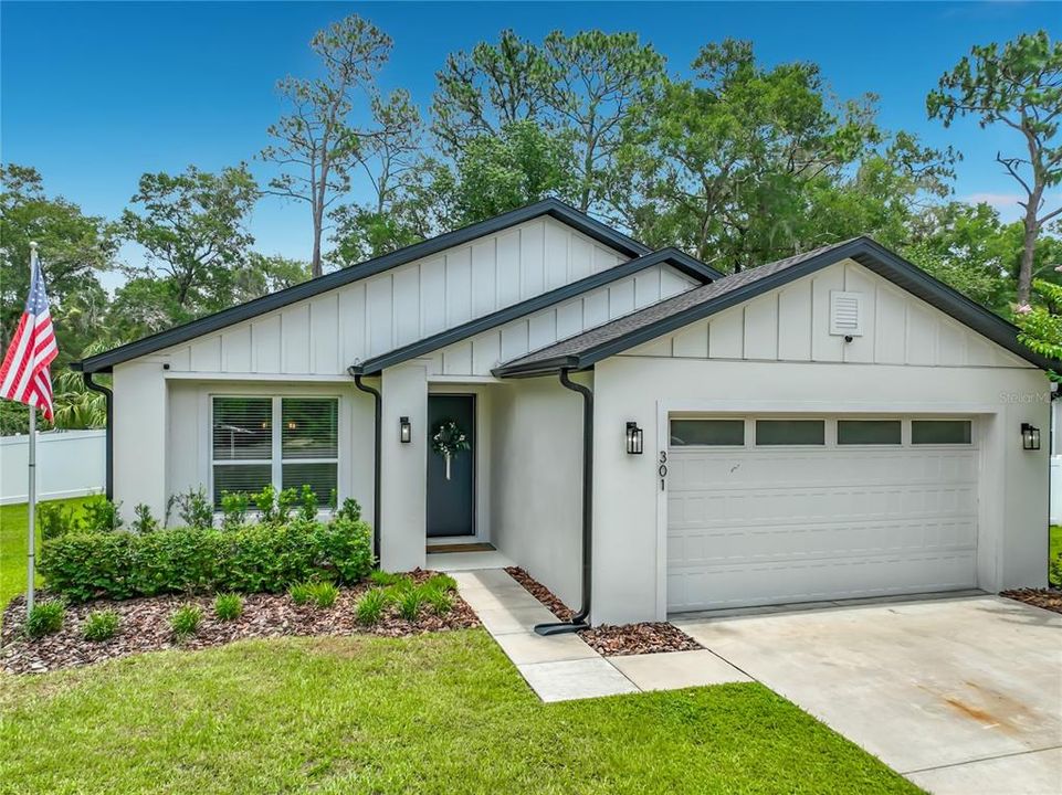 Active With Contract: $495,000 (3 beds, 2 baths, 1583 Square Feet)