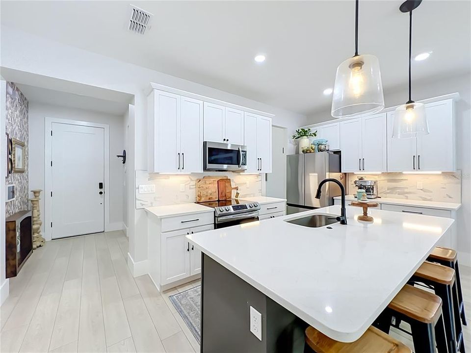 Active With Contract: $495,000 (3 beds, 2 baths, 1583 Square Feet)