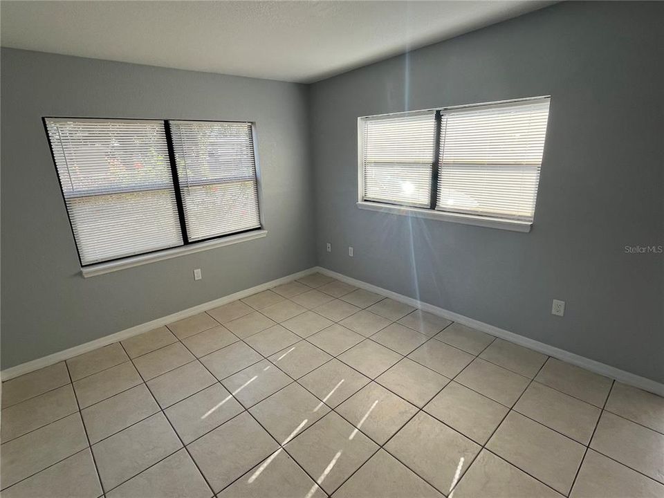 В аренду: $1,499 (3 спален, 1 ванн, 912 Квадратных фут)
