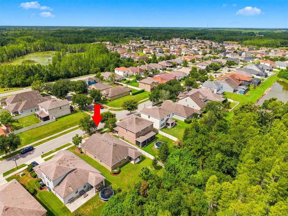 Под контрактом: $395,000 (4 спален, 2 ванн, 1905 Квадратных фут)