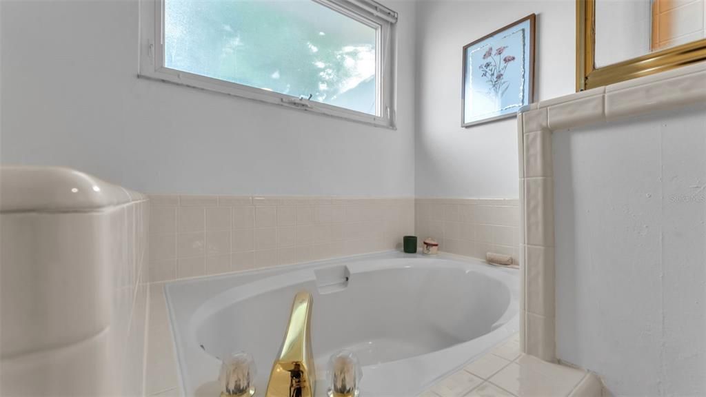 В аренду: $2,250 (4 спален, 2 ванн, 2336 Квадратных фут)