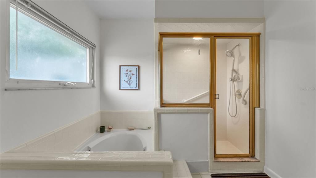 В аренду: $2,250 (4 спален, 2 ванн, 2336 Квадратных фут)
