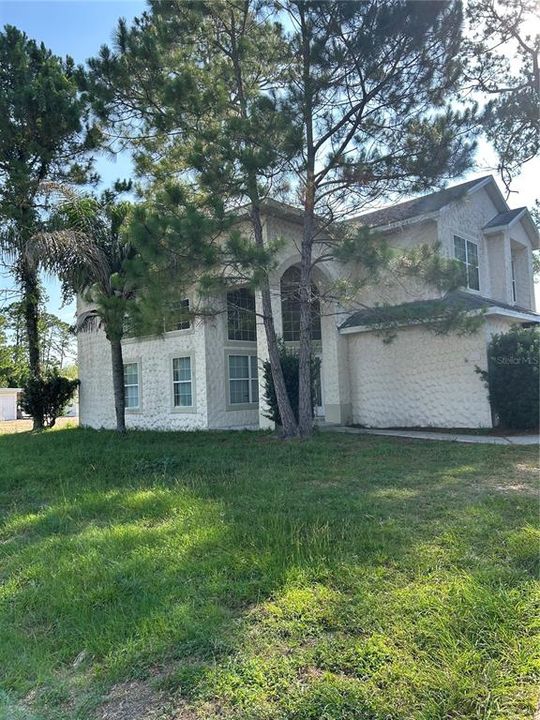 Activo con contrato: $275,000 (4 camas, 2 baños, 996 Pies cuadrados)