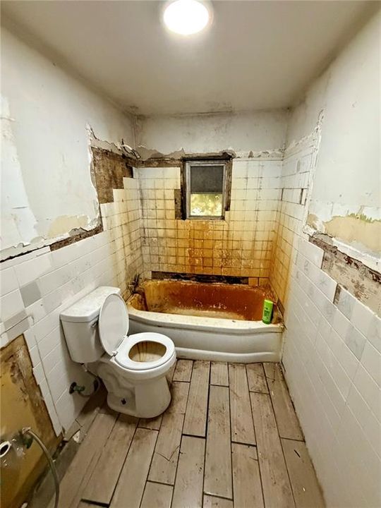 На продажу: $80,000 (2 спален, 1 ванн, 924 Квадратных фут)