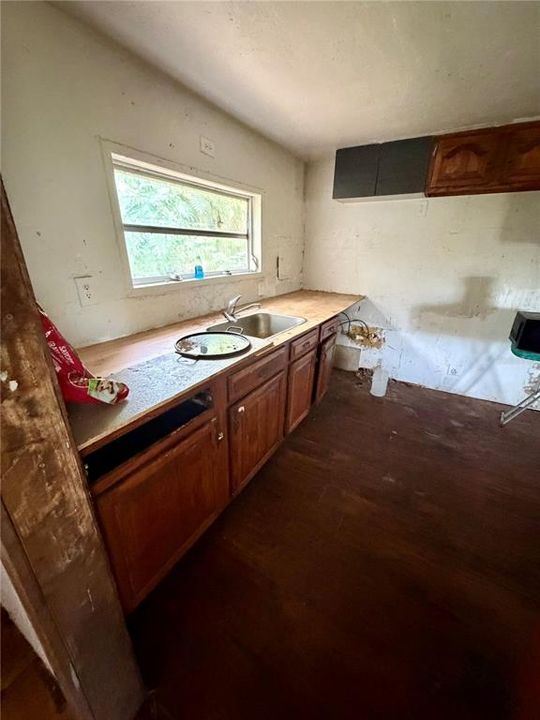 На продажу: $80,000 (2 спален, 1 ванн, 924 Квадратных фут)