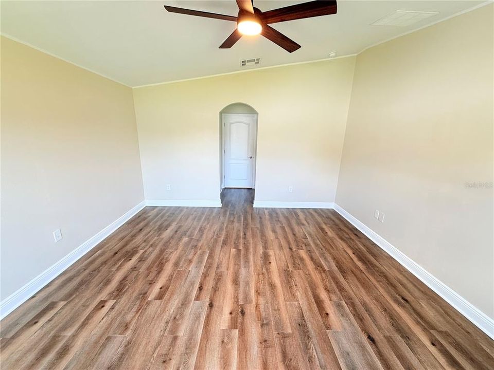 For Sale: $320,000 (3 beds, 2 baths, 1536 Square Feet)