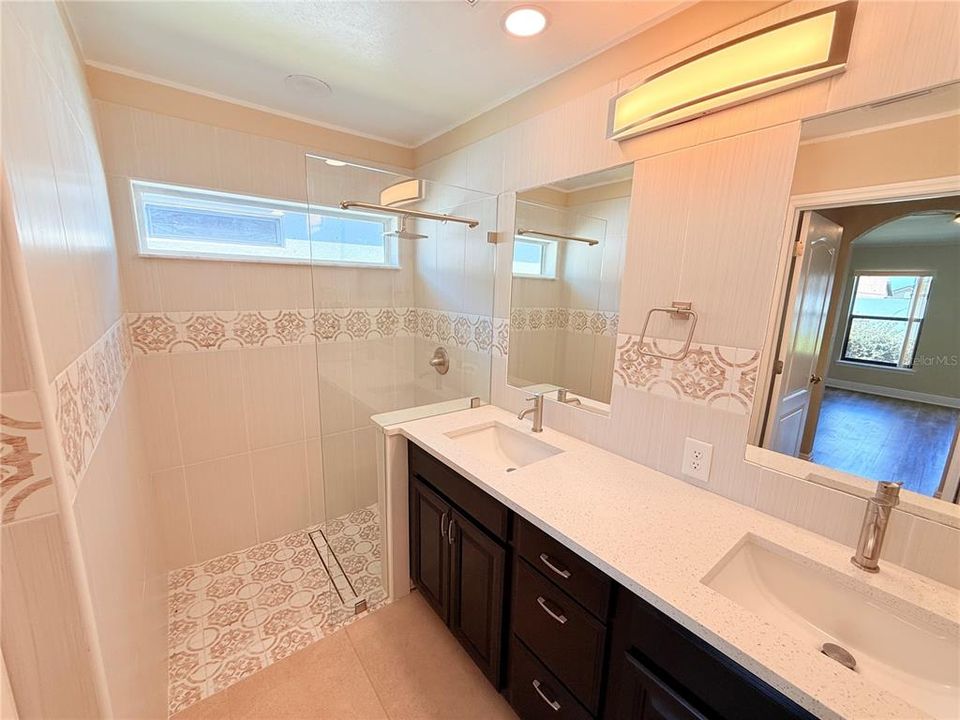 For Sale: $320,000 (3 beds, 2 baths, 1536 Square Feet)