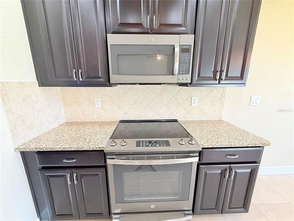 For Sale: $320,000 (3 beds, 2 baths, 1536 Square Feet)