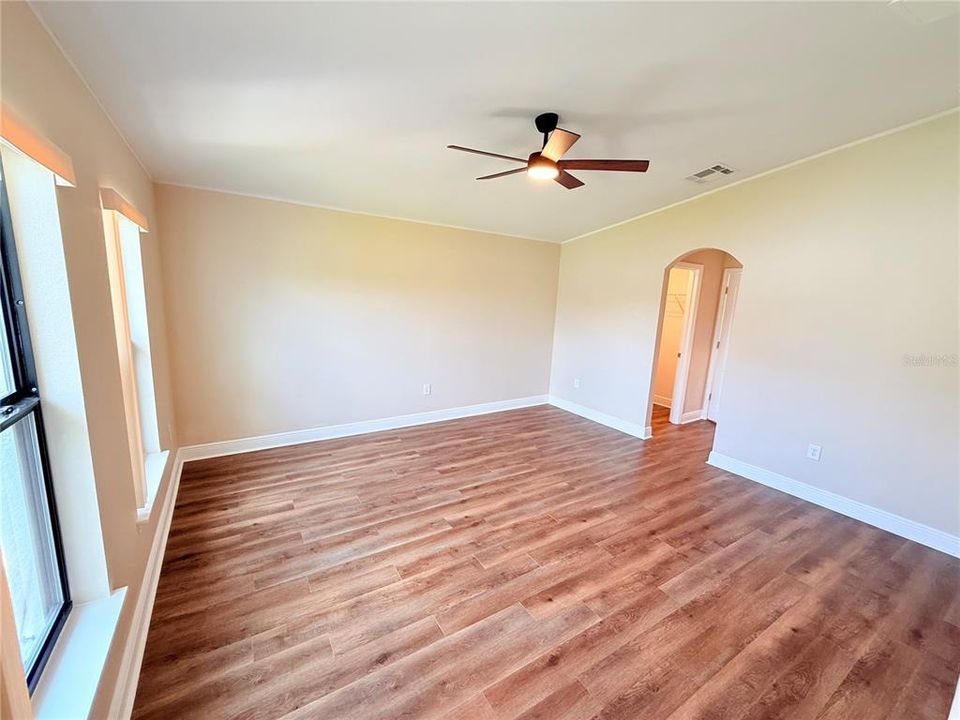 For Sale: $320,000 (3 beds, 2 baths, 1536 Square Feet)