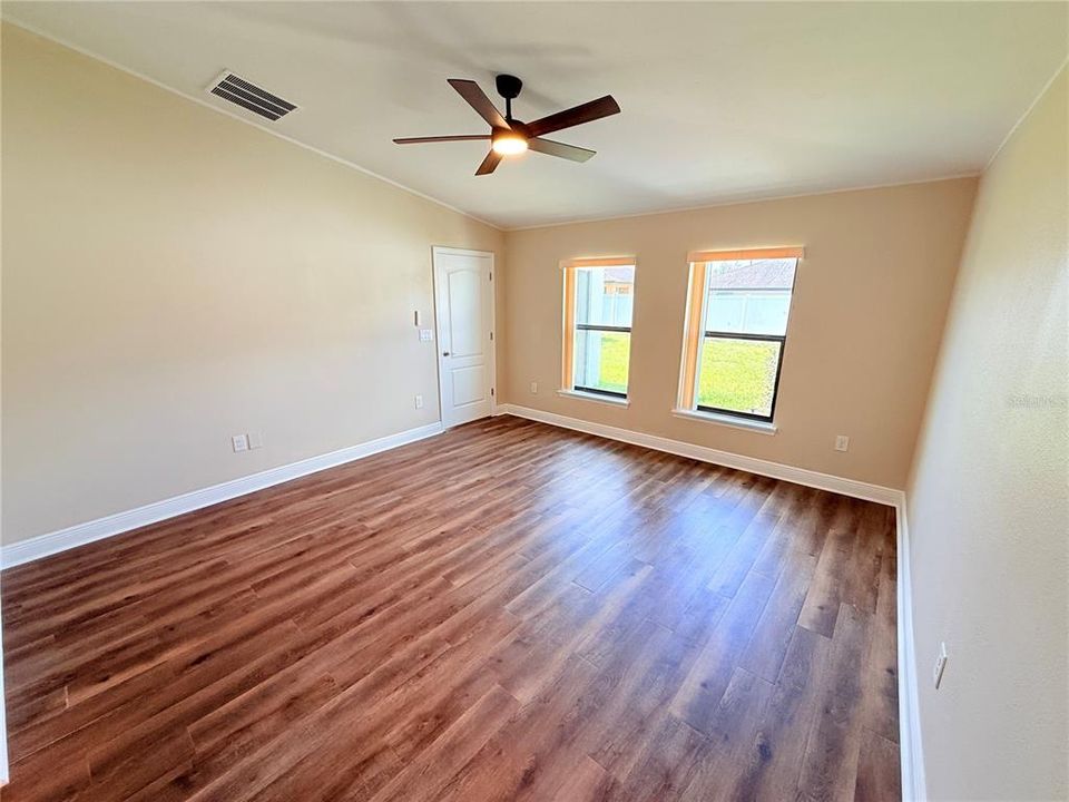 For Sale: $320,000 (3 beds, 2 baths, 1536 Square Feet)