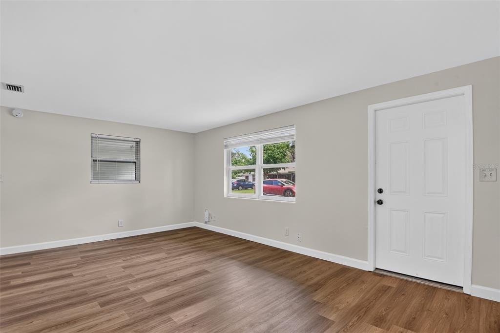 For Sale: $249,000 (3 beds, 1 baths, 1128 Square Feet)