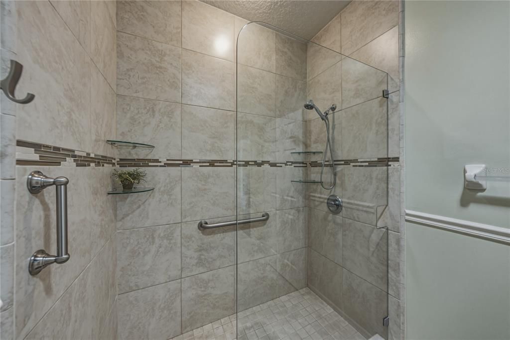 На продажу: $299,900 (3 спален, 2 ванн, 1556 Квадратных фут)
