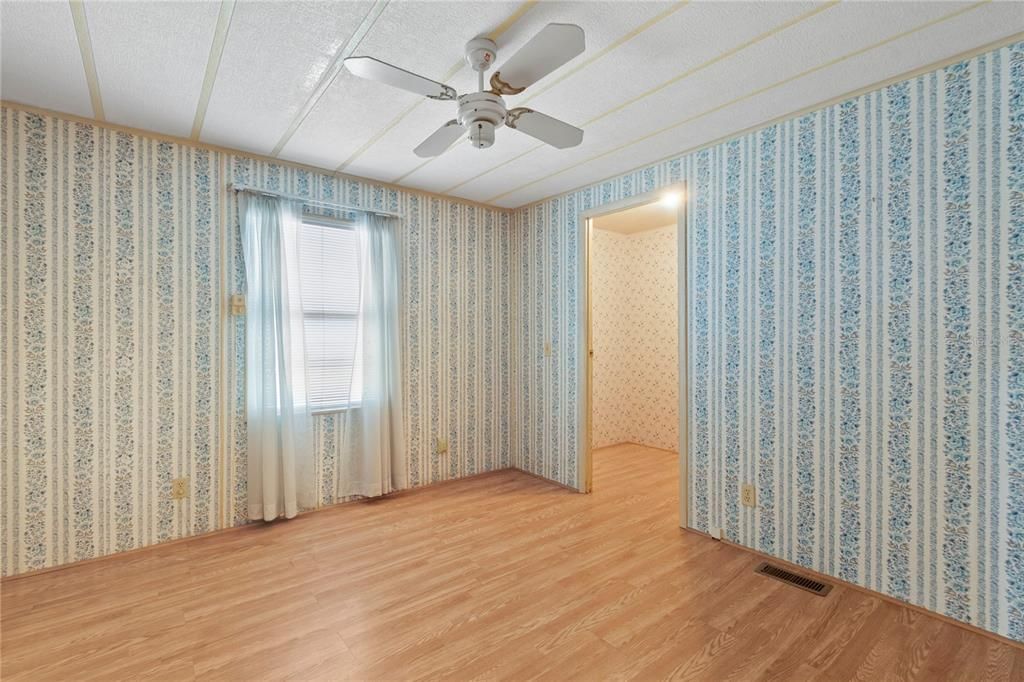 For Sale: $185,000 (3 beds, 2 baths, 1416 Square Feet)