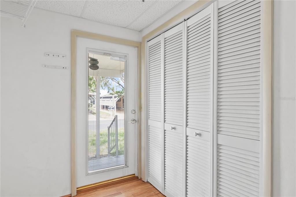 For Sale: $185,000 (3 beds, 2 baths, 1416 Square Feet)