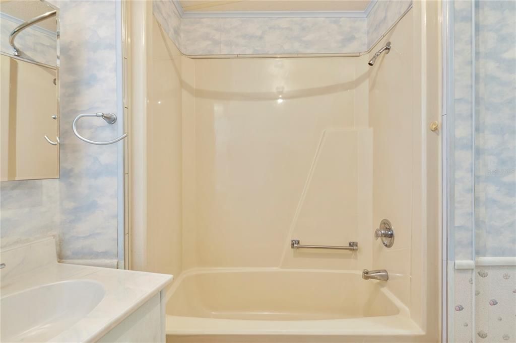 For Sale: $185,000 (3 beds, 2 baths, 1416 Square Feet)
