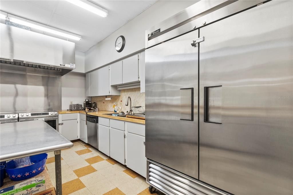 For Sale: $185,000 (3 beds, 2 baths, 1416 Square Feet)