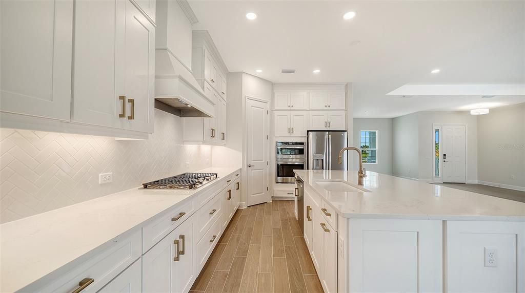 En Venta: $774,990 (3 camas, 3 baños, 2559 Pies cuadrados)