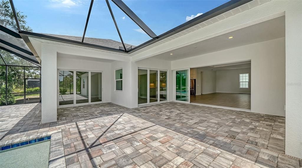En Venta: $774,990 (3 camas, 3 baños, 2559 Pies cuadrados)